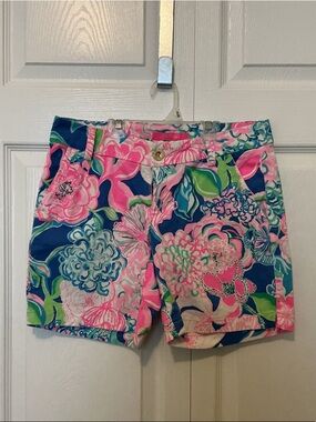 Lilly Pulitzer Floral Print Bermuda Shorts in Pink, Blue & Green size 2